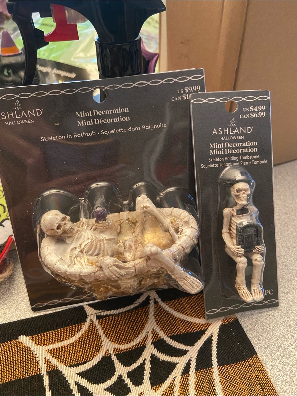 Ashland Cream Skeleton Mini Decorations Pack